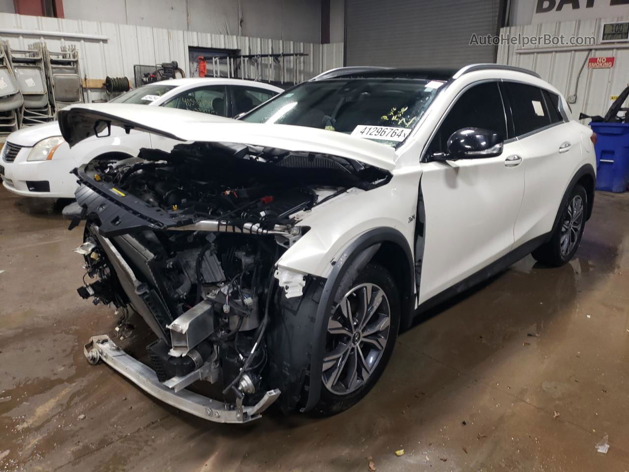 2018 Infiniti Qx30 Base White vin: SJKCH5CRXJA053827