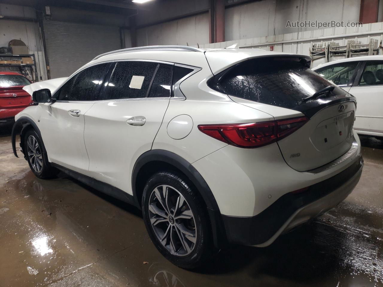 2018 Infiniti Qx30 Base White vin: SJKCH5CRXJA053827