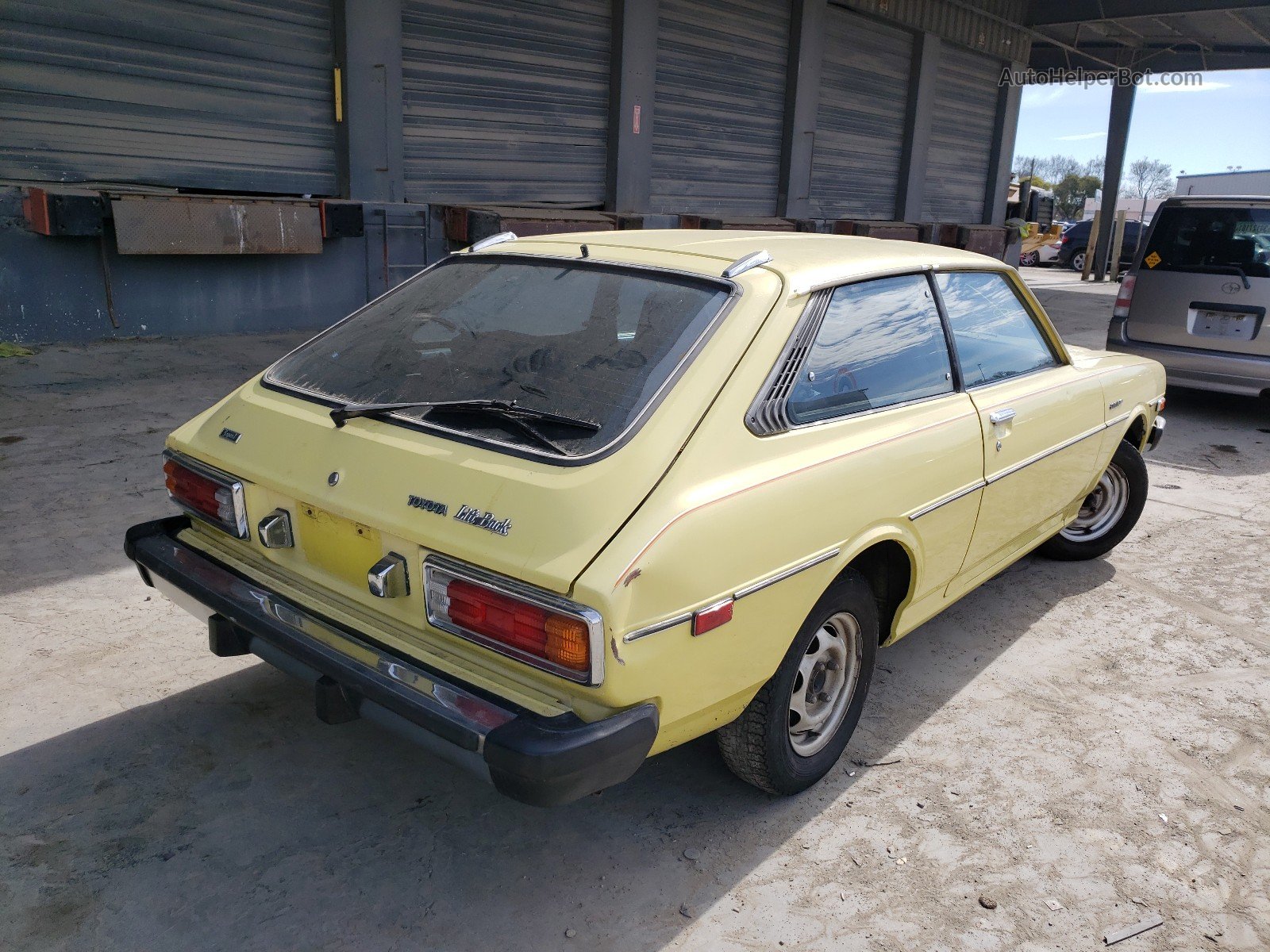 1979 Toyota Corolla Желтый vin: TF51370778