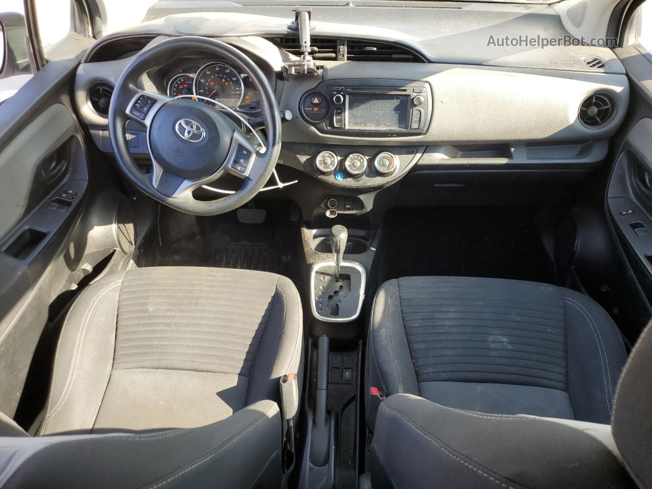 2018 Toyota Yaris L White vin: VNKJTUD31JA095596