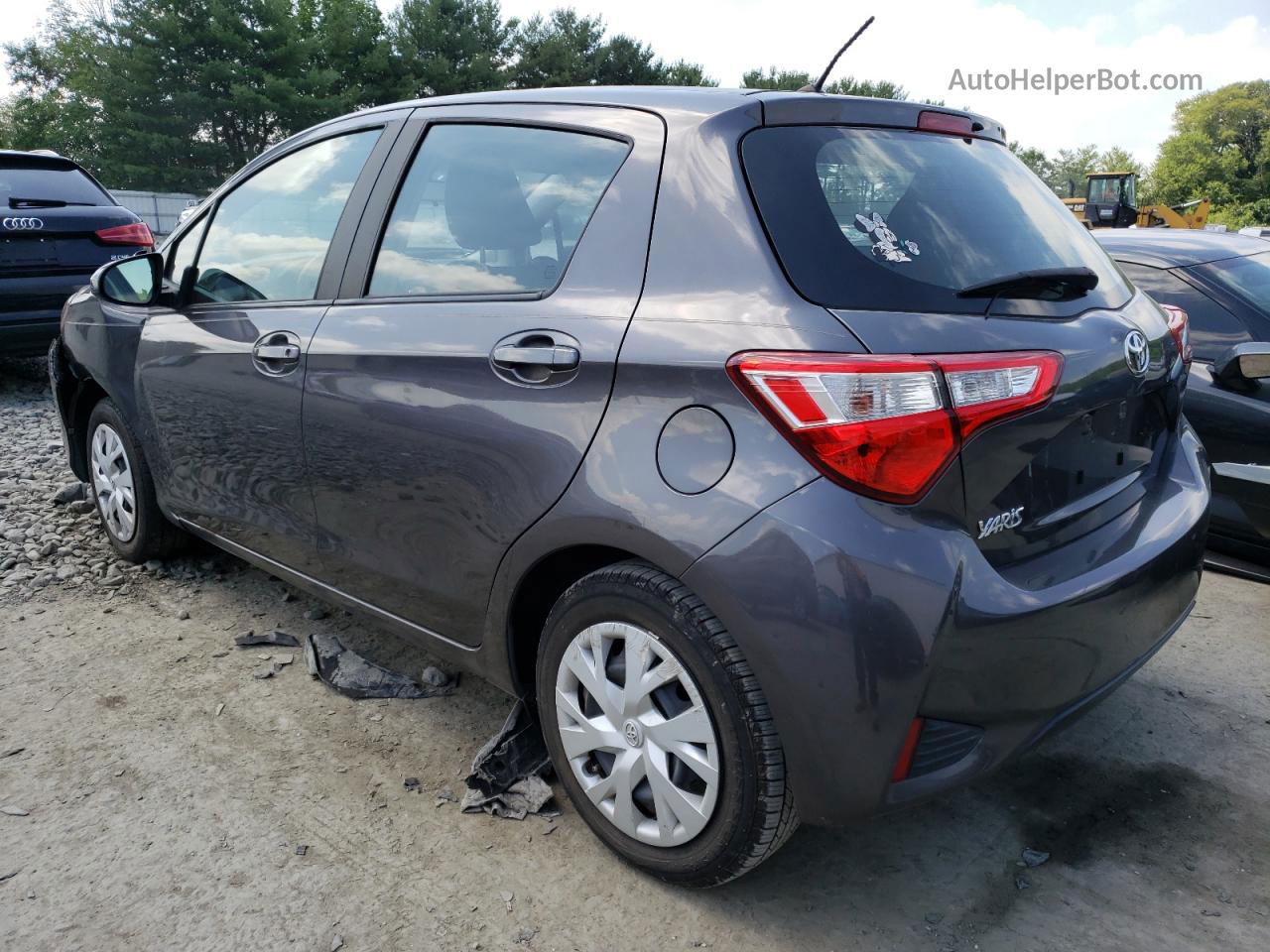 2018 Toyota Yaris L Gray vin: VNKKTUD30JA096372