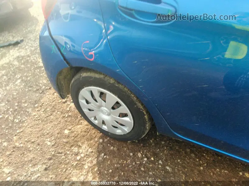 2022 toyota yaris hatchback blue