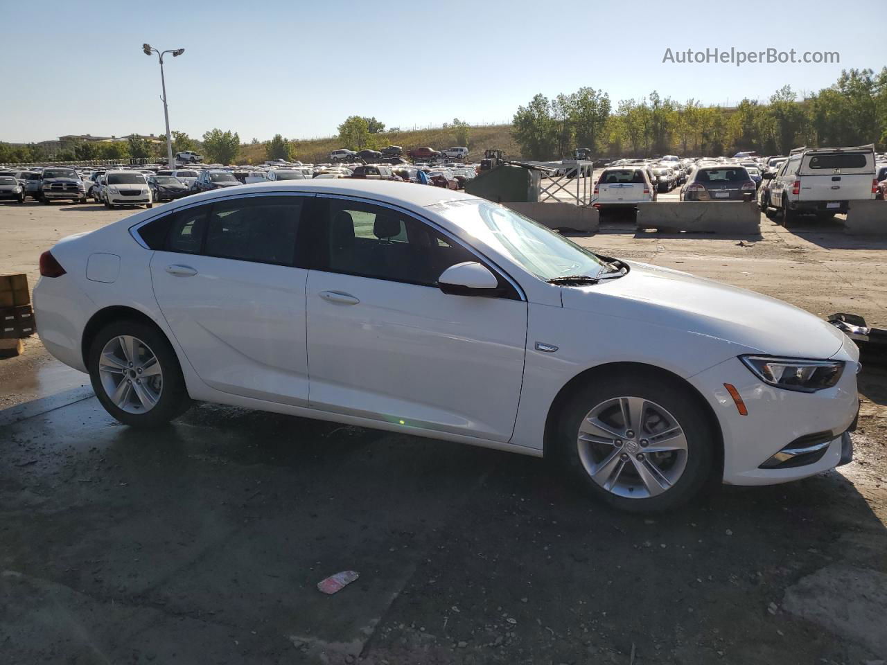 2018 Buick Regal Preferred White vin: W04GL6SX0J1134385