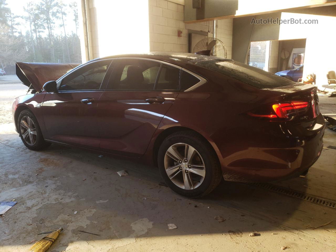 2018 Buick Regal Preferred Burgundy vin: W04GL6SX9J1046838