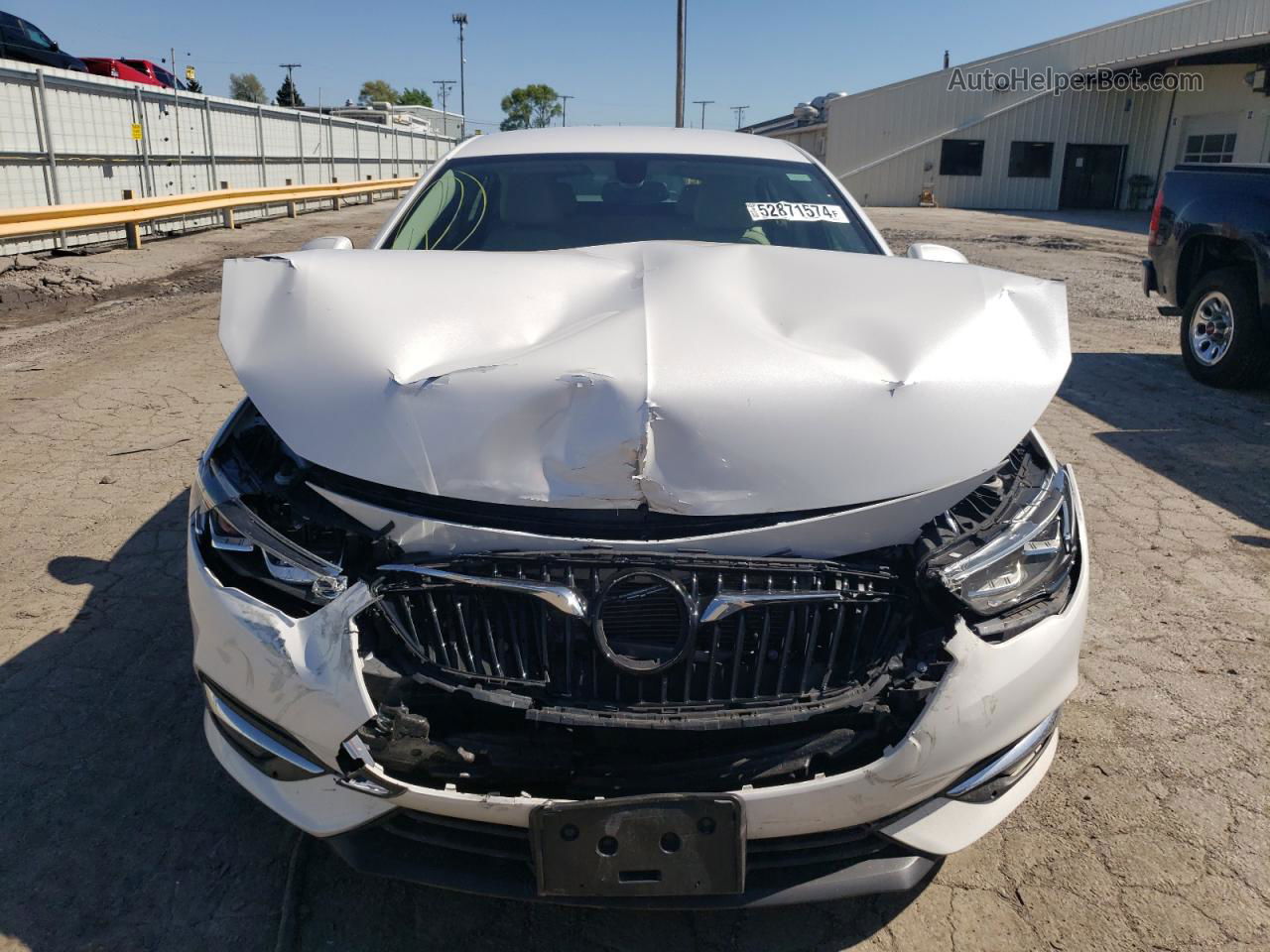 2018 Buick Regal Essence White vin: W04GP6SX3J1064725