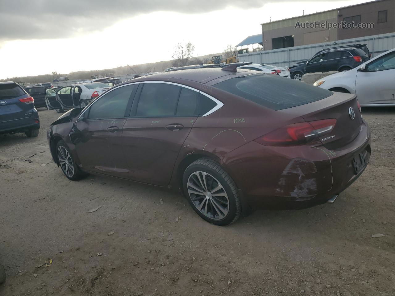 2018 Buick Regal Essence Burgundy vin: W04GP6SX3J1065096