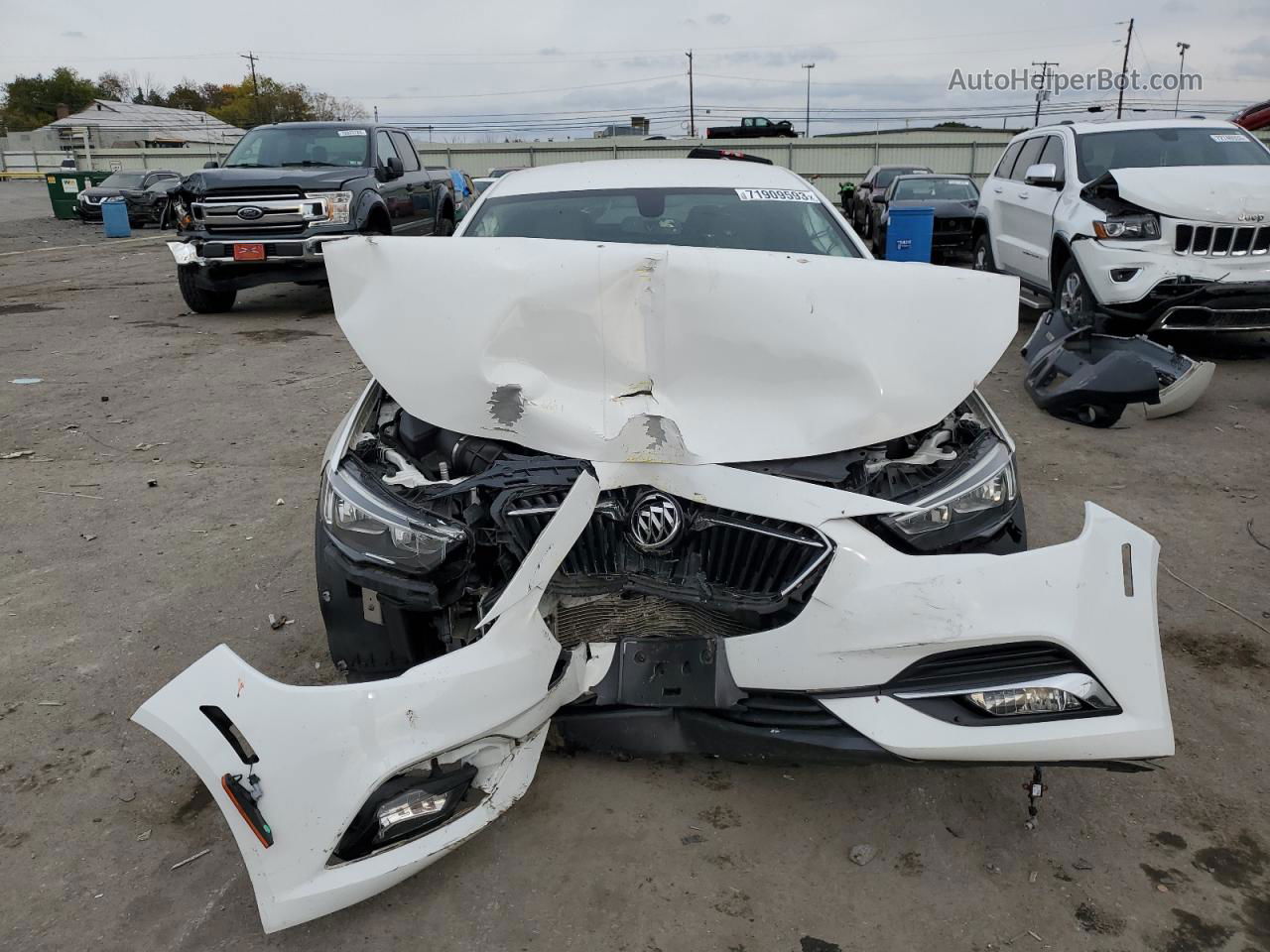 2018 Buick Regal Essence White vin: W04GP6SX3J1128259