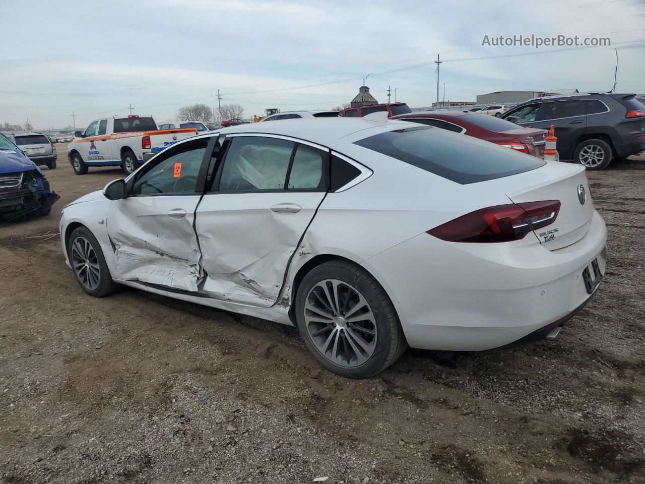 2018 Buick Regal Essence White vin: W04GP6SX4J1060036