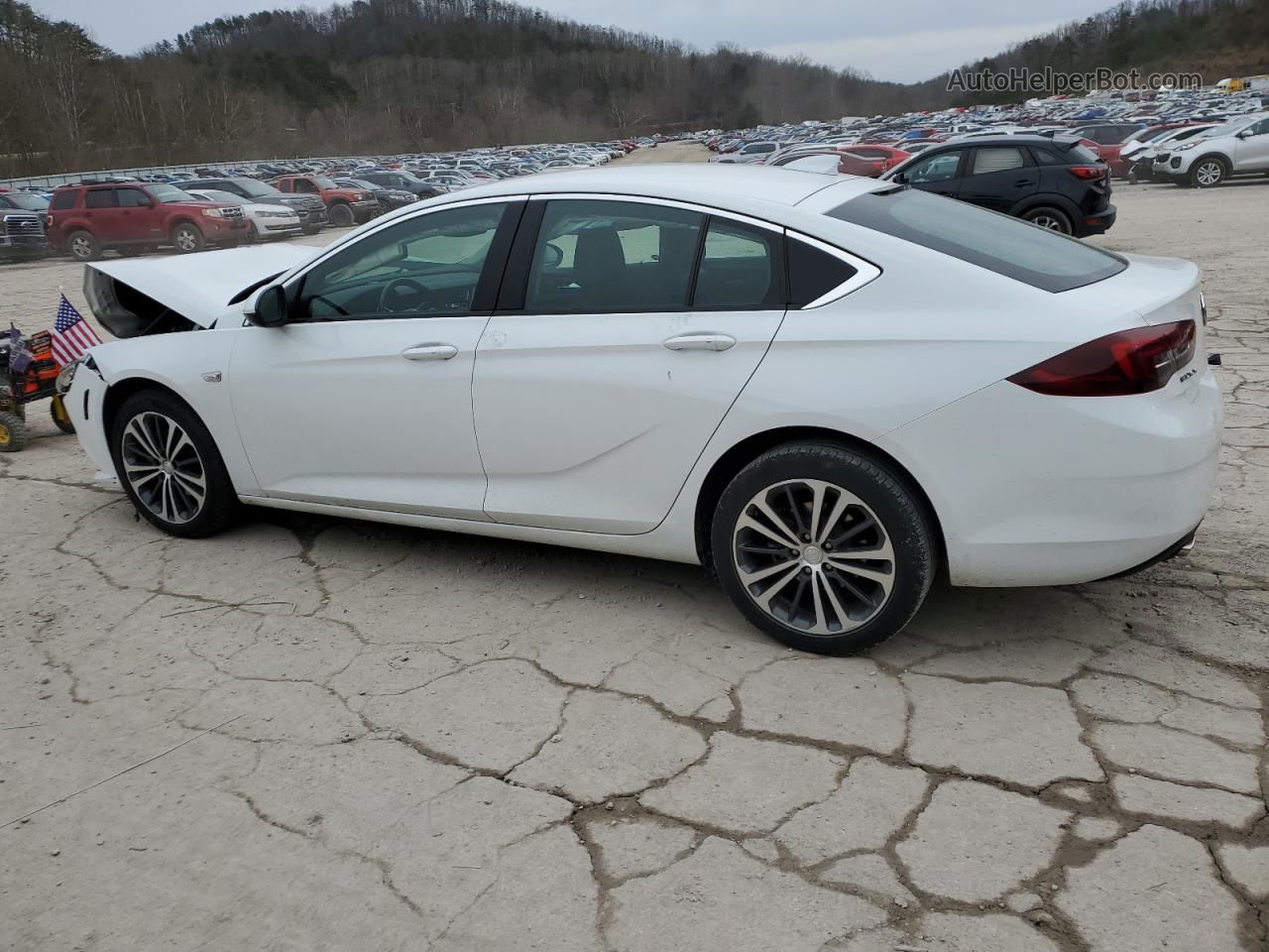 2018 Buick Regal Essence White vin: W04GP6SX5J1109471