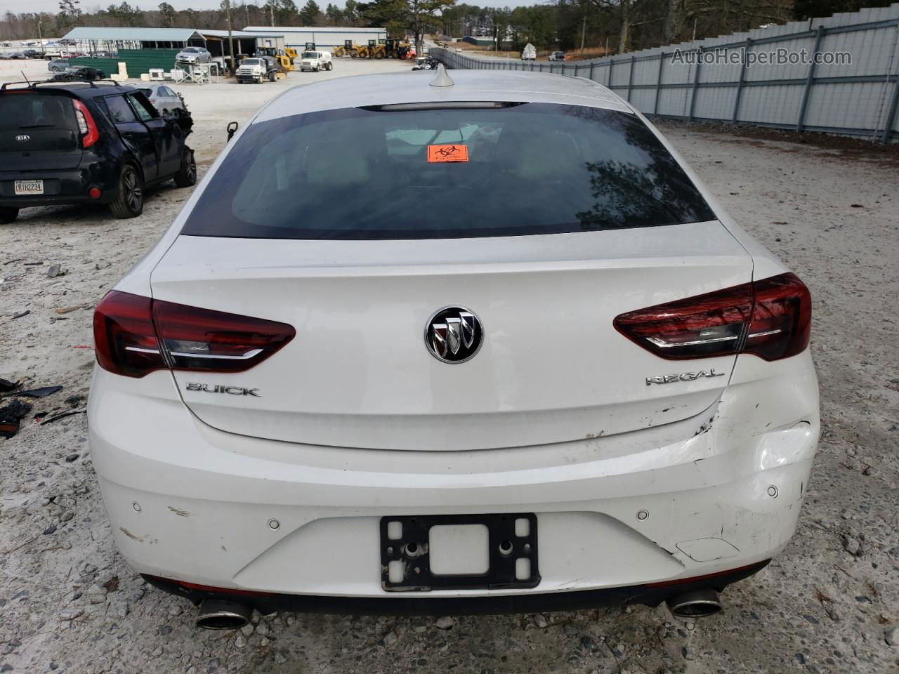 2018 Buick Regal Essence White vin: W04GP6SX9J1068181