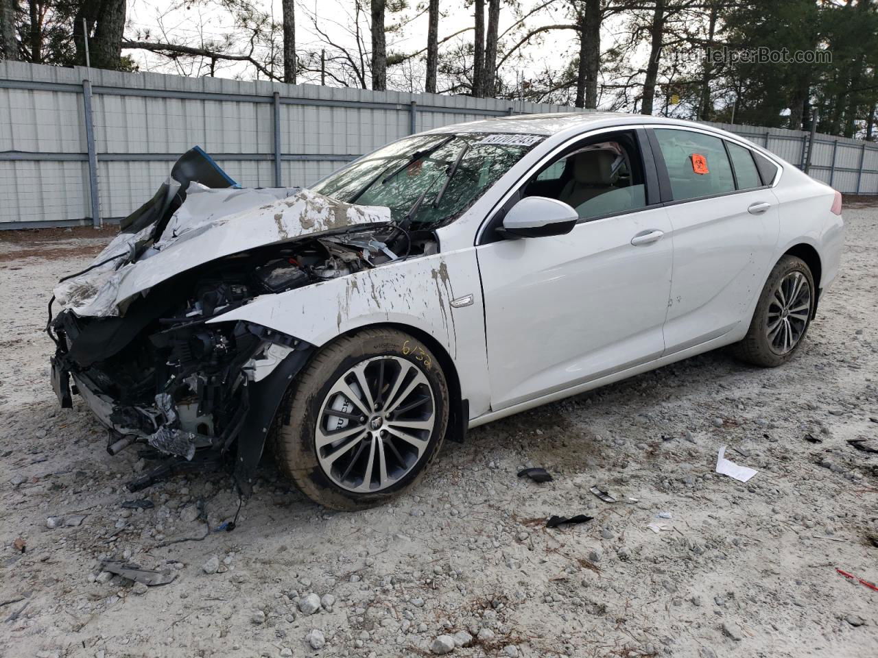 2018 Buick Regal Essence White vin: W04GP6SX9J1068181