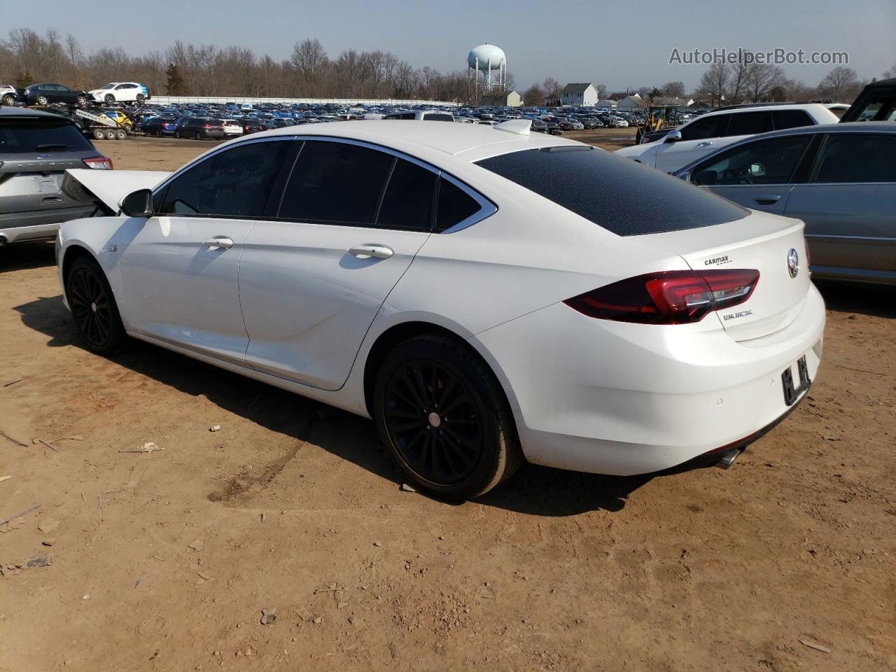 2018 Buick Regal Essence White vin: W04GR6SXXJ1124090