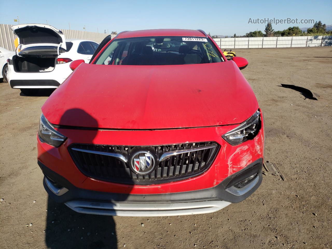 2018 Buick Regal Tourx Preferred Red vin: W04GU8SX6J1110360