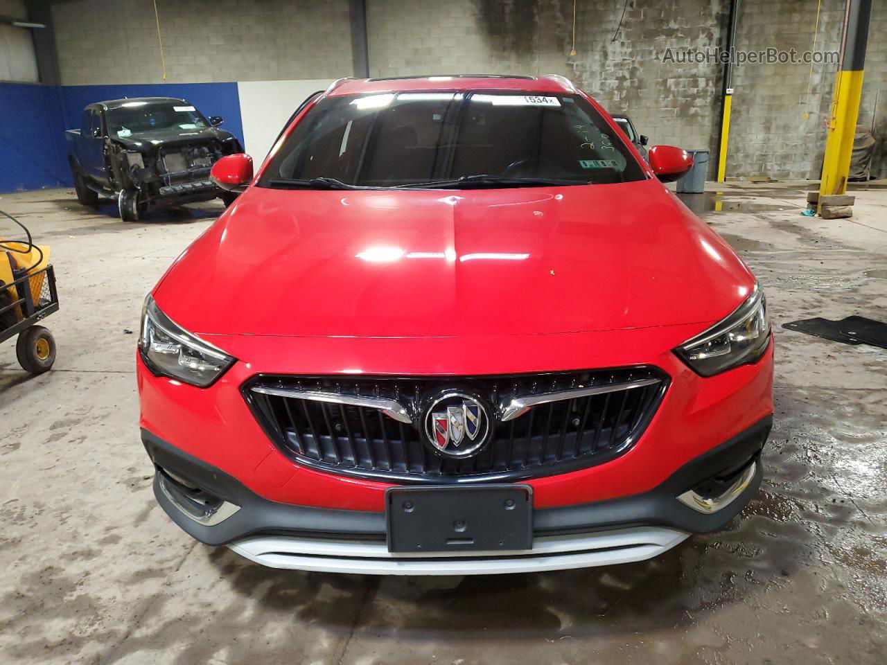 2018 Buick Regal Tourx Essence Red vin: W04GV8SX2J1080660