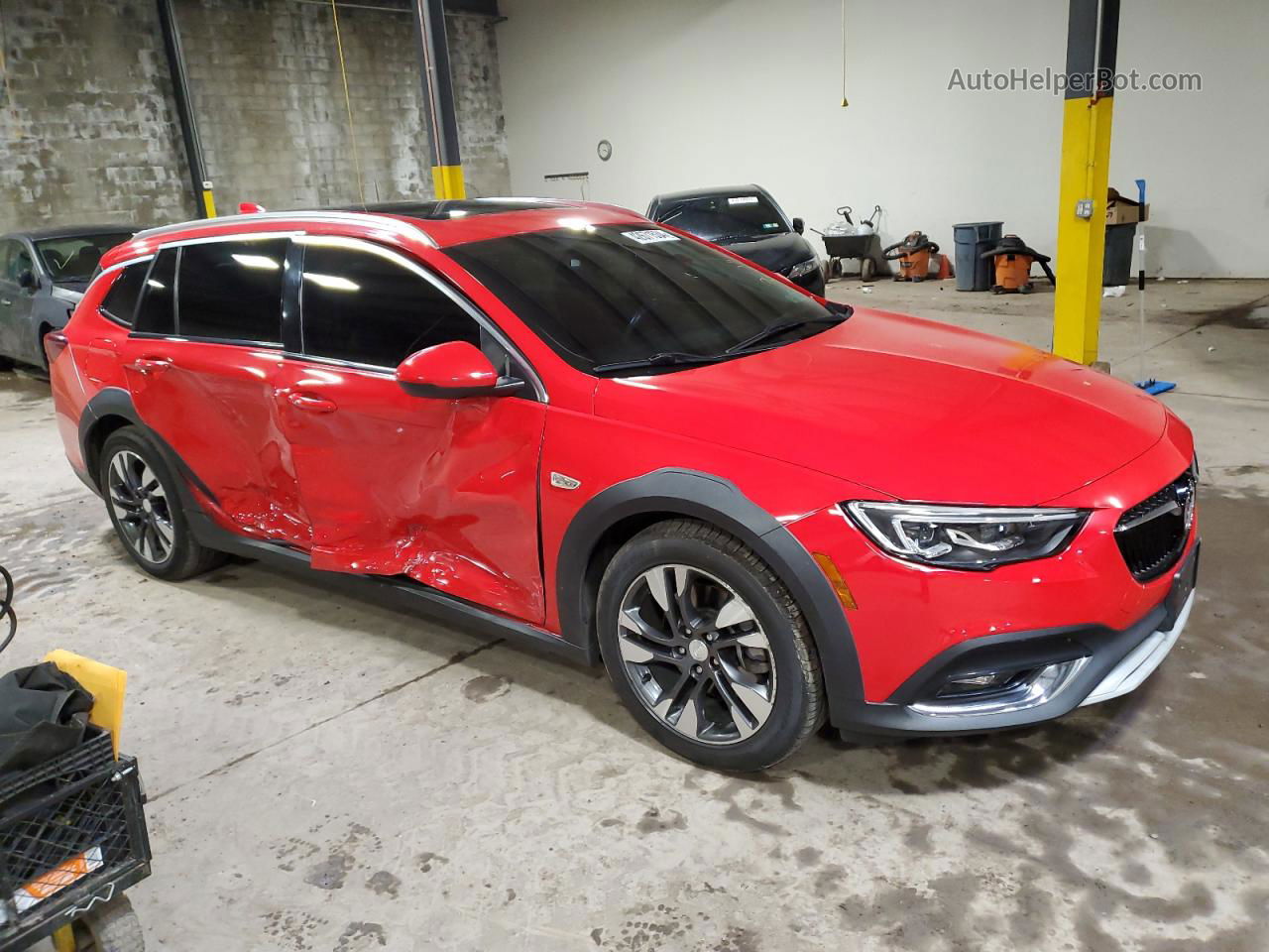 2018 Buick Regal Tourx Essence Red vin: W04GV8SX2J1080660