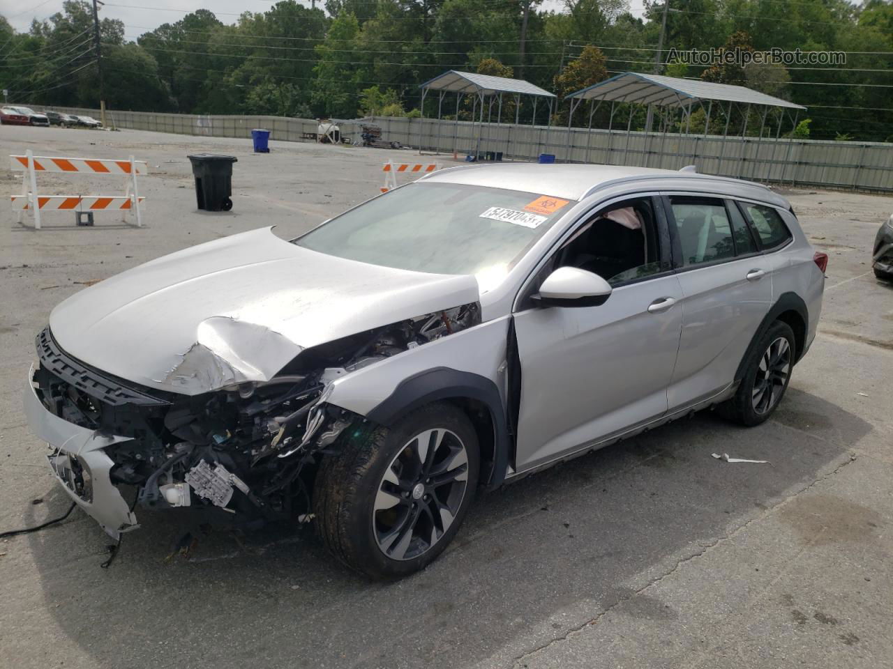 2018 Buick Regal Tourx Essence Silver vin: W04GV8SX2J1129579