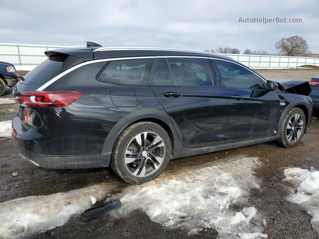 2018 Buick Regal Tourx Essence Черный vin: W04GV8SX2J1150464