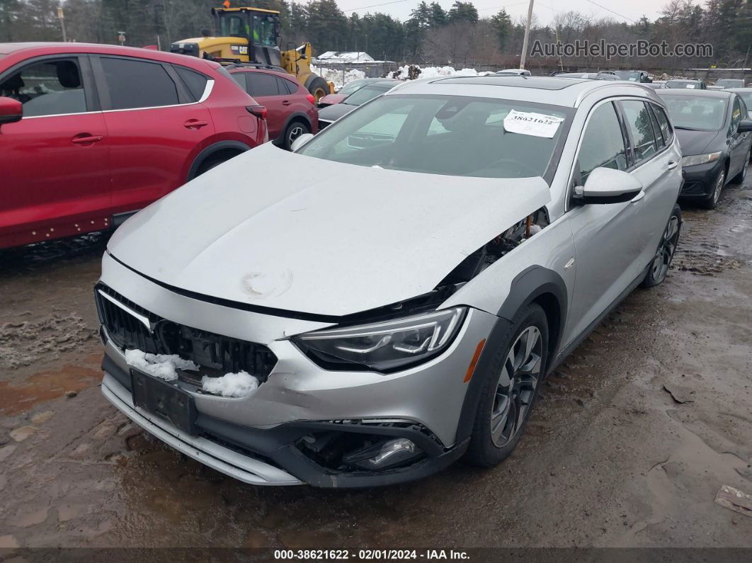 2018 Buick Regal Tourx Essence Silver vin: W04GV8SX4J1093684