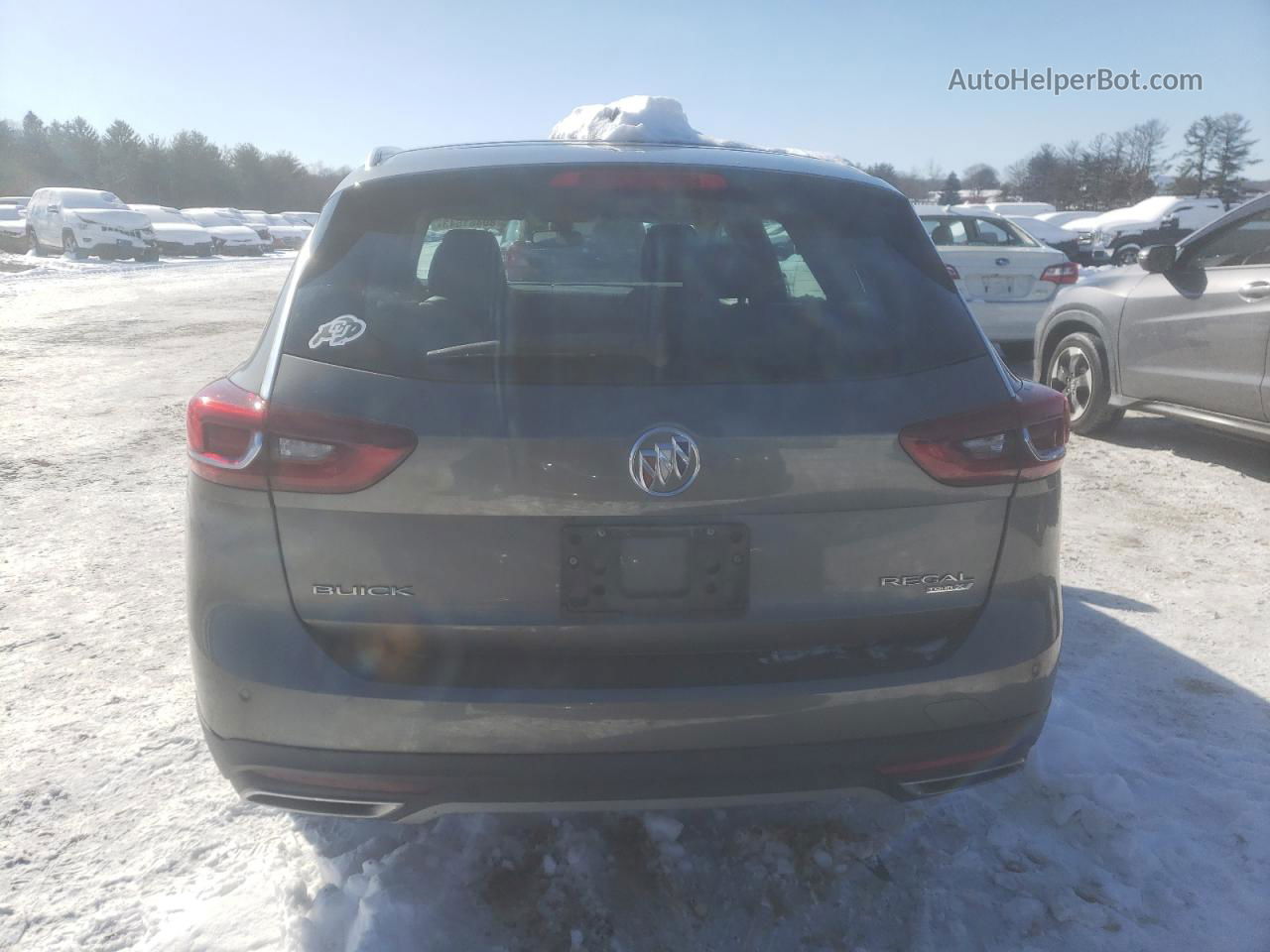 2018 Buick Regal Tourx Essence Gray vin: W04GV8SX6J1175478