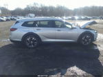 2018 Buick Regal Tourx Essence Серебряный vin: W04GV8SX9J1130812