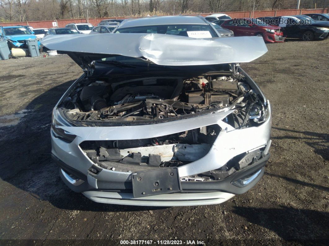 2018 Buick Regal Tourx Essence Silver vin: W04GV8SX9J1130812