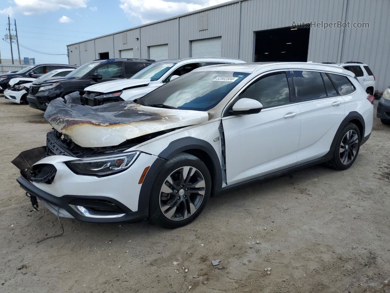 2018 Buick Regal Tourx Essence White vin: W04GV8SX9J1161090