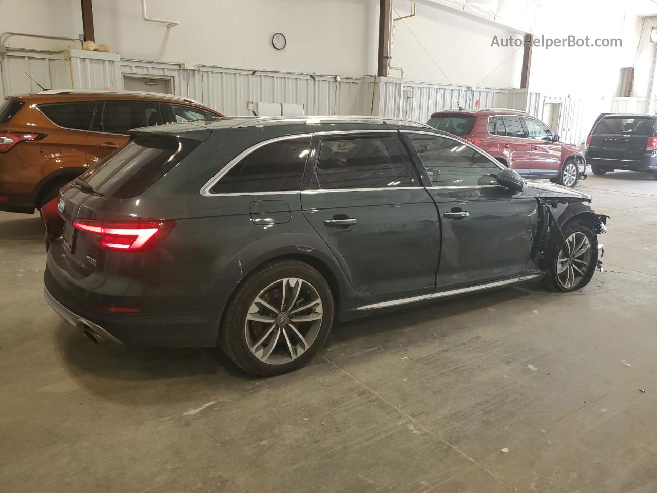 2018 Audi A4 Allroad Premium Plus Зеленый vin: WA18NAF41JA197982