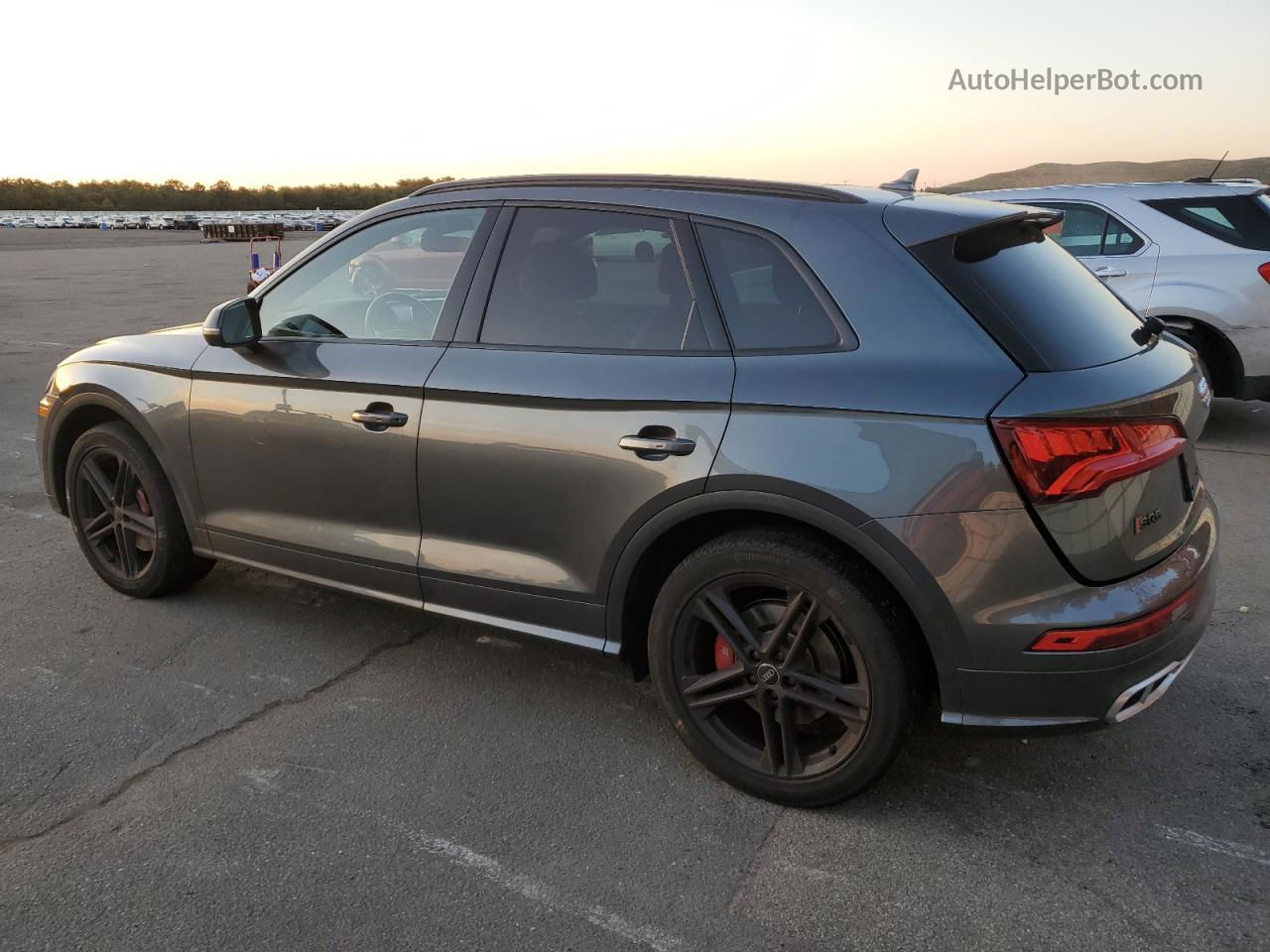 2018 Audi Sq5 Premium Plus Gray vin: WA1A4AFY8J2118566