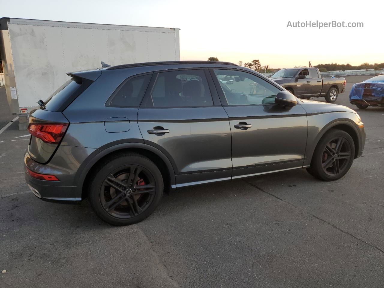 2018 Audi Sq5 Premium Plus Gray vin: WA1A4AFY8J2118566