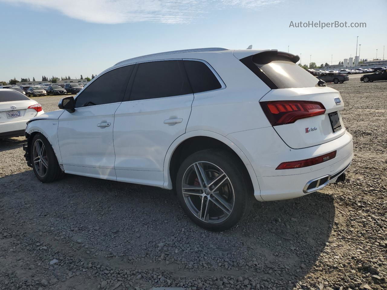 2018 Audi Sq5 Premium Plus White vin: WA1A4AFYXJ2174301