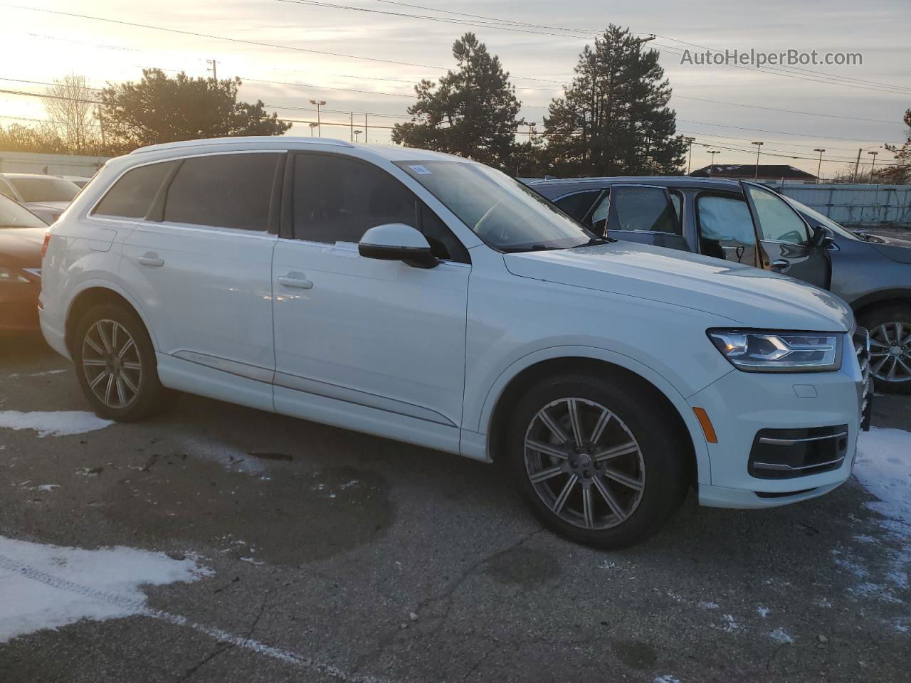 2017 Audi Q7 Premium Белый vin: WA1AAAF70HD016130