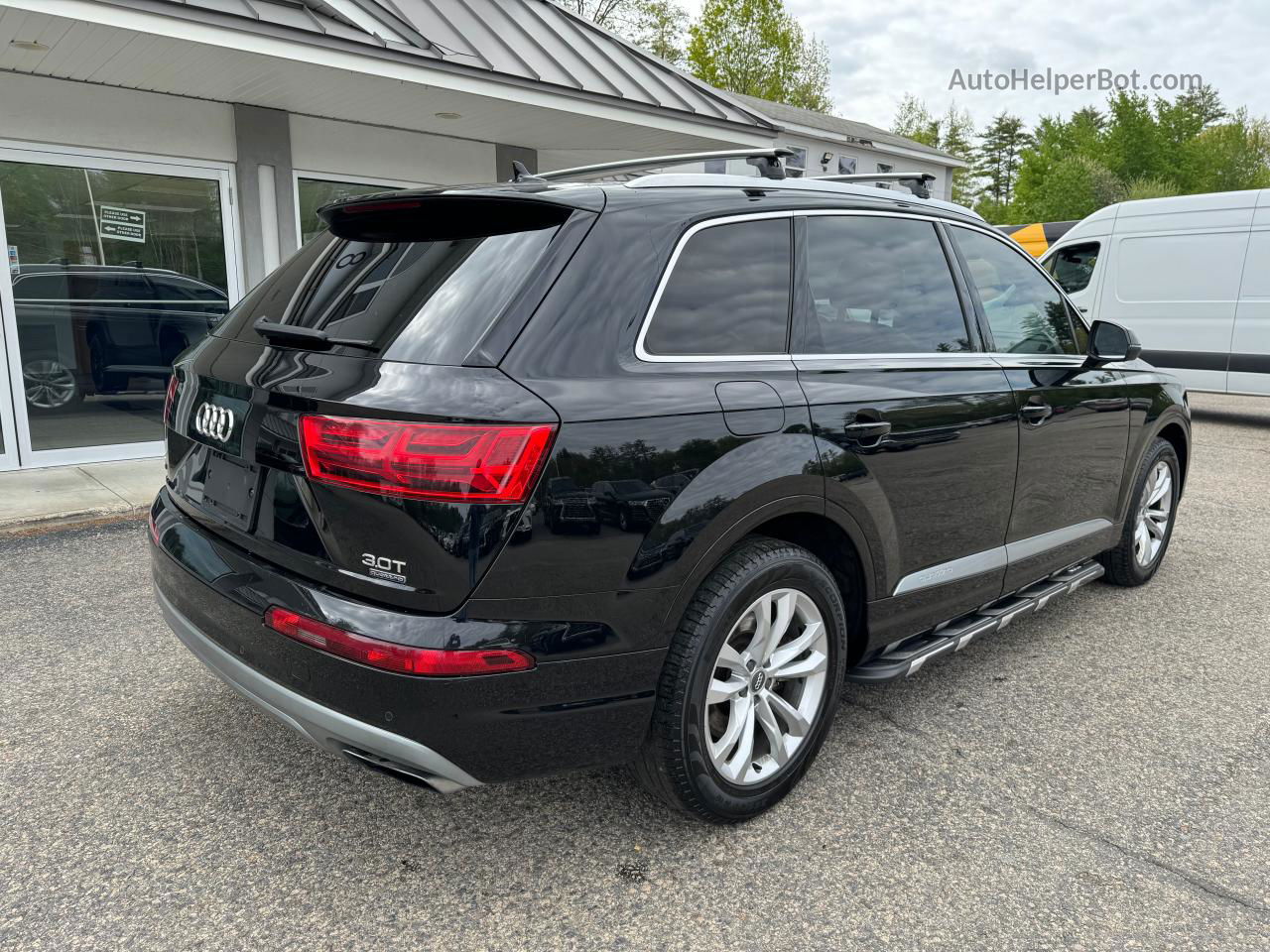 2017 Audi Q7 Premium Черный vin: WA1AAAF79HD001125