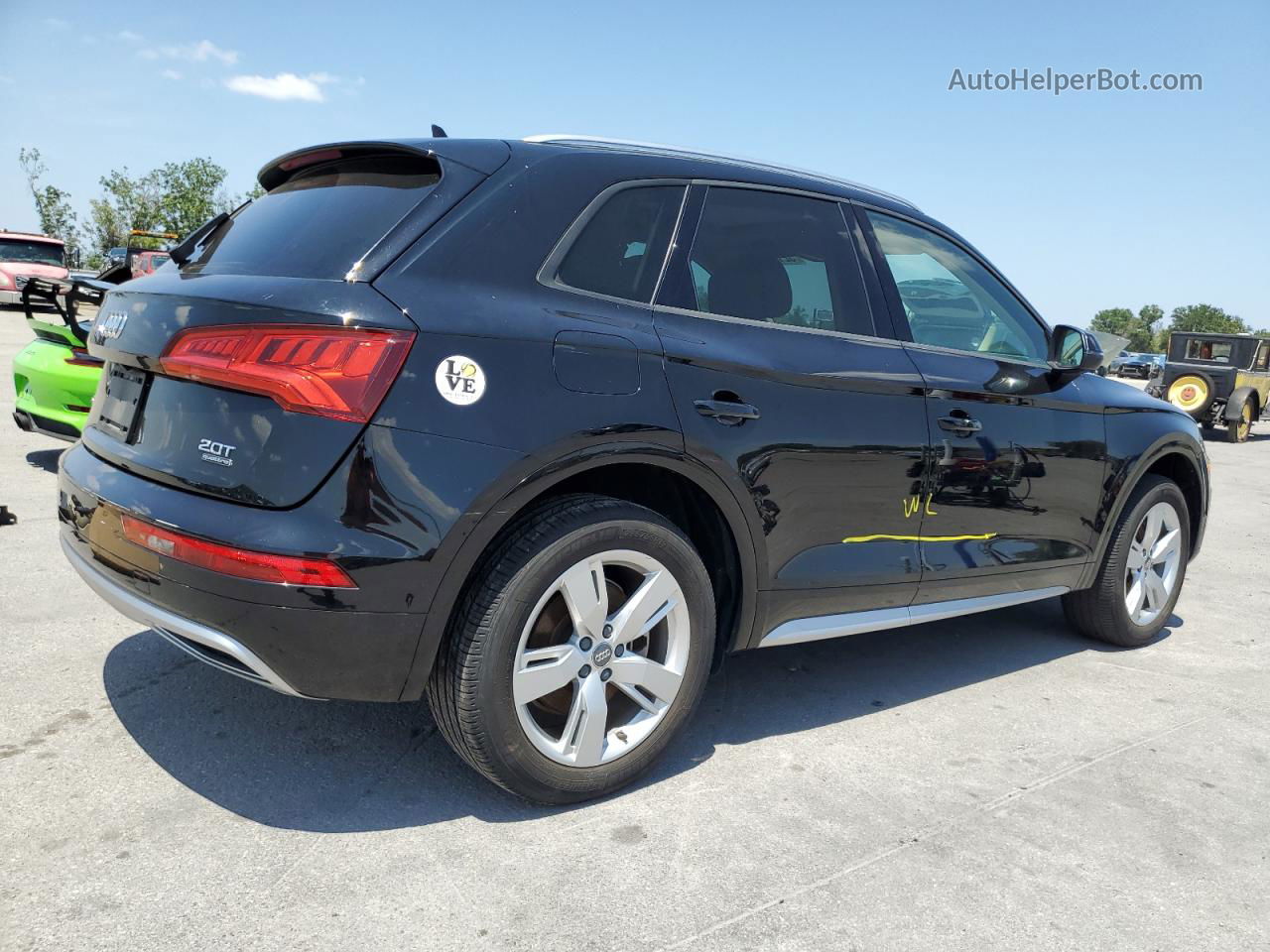 2018 Audi Q5 Premium Черный vin: WA1ANAFY0J2025635