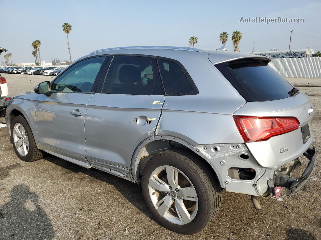 2018 Audi Q5 Premium Серебряный vin: WA1ANAFY1J2199696