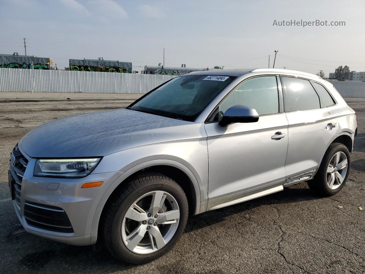 2018 Audi Q5 Premium Серебряный vin: WA1ANAFY1J2199696