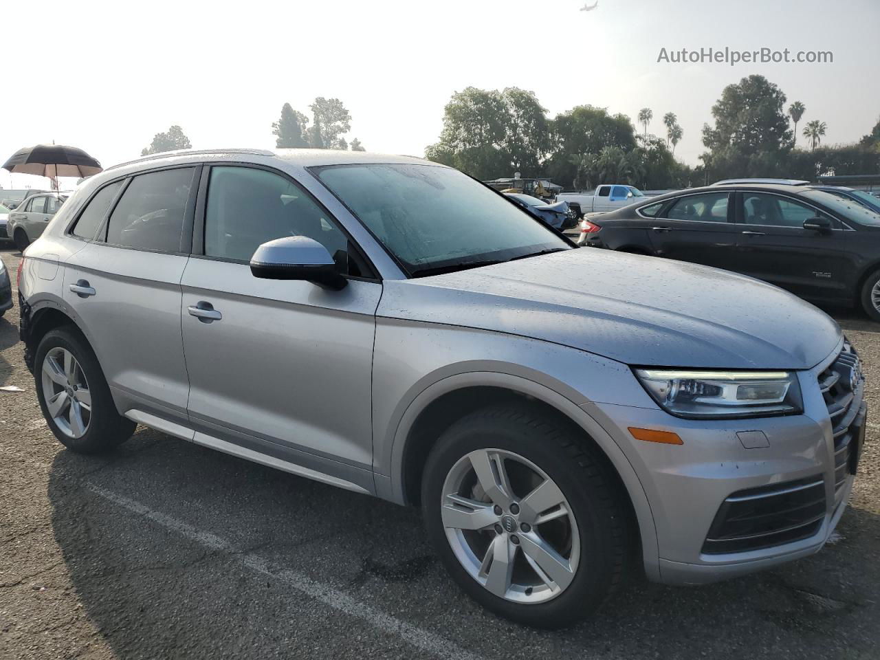 2018 Audi Q5 Premium Серебряный vin: WA1ANAFY1J2199696