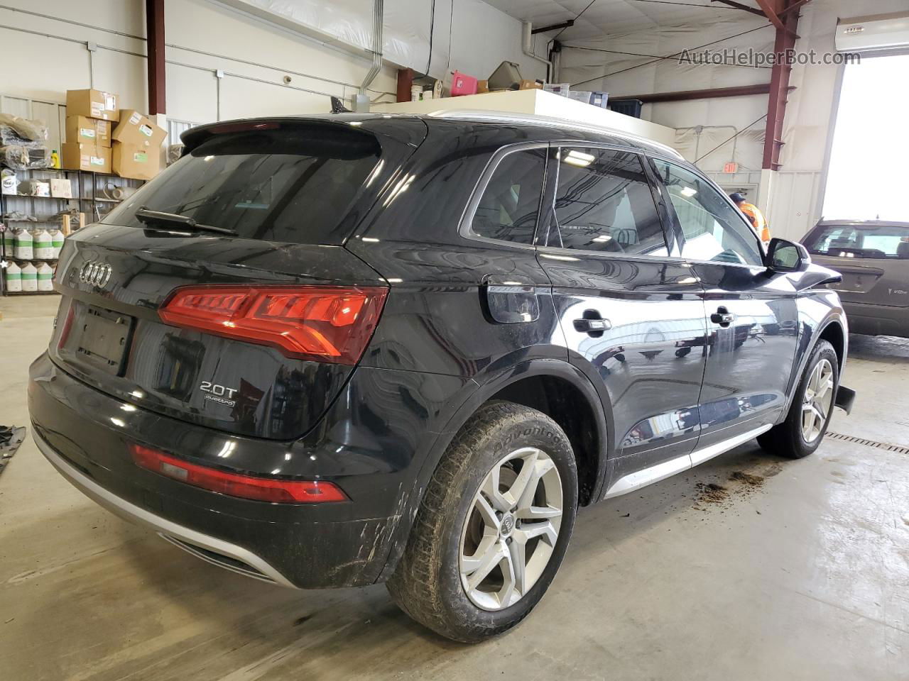 2018 Audi Q5 Premium Черный vin: WA1ANAFY4J2016002