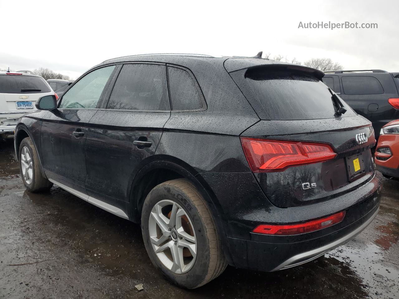 2018 Audi Q5 Premium Черный vin: WA1ANAFY5J2013318