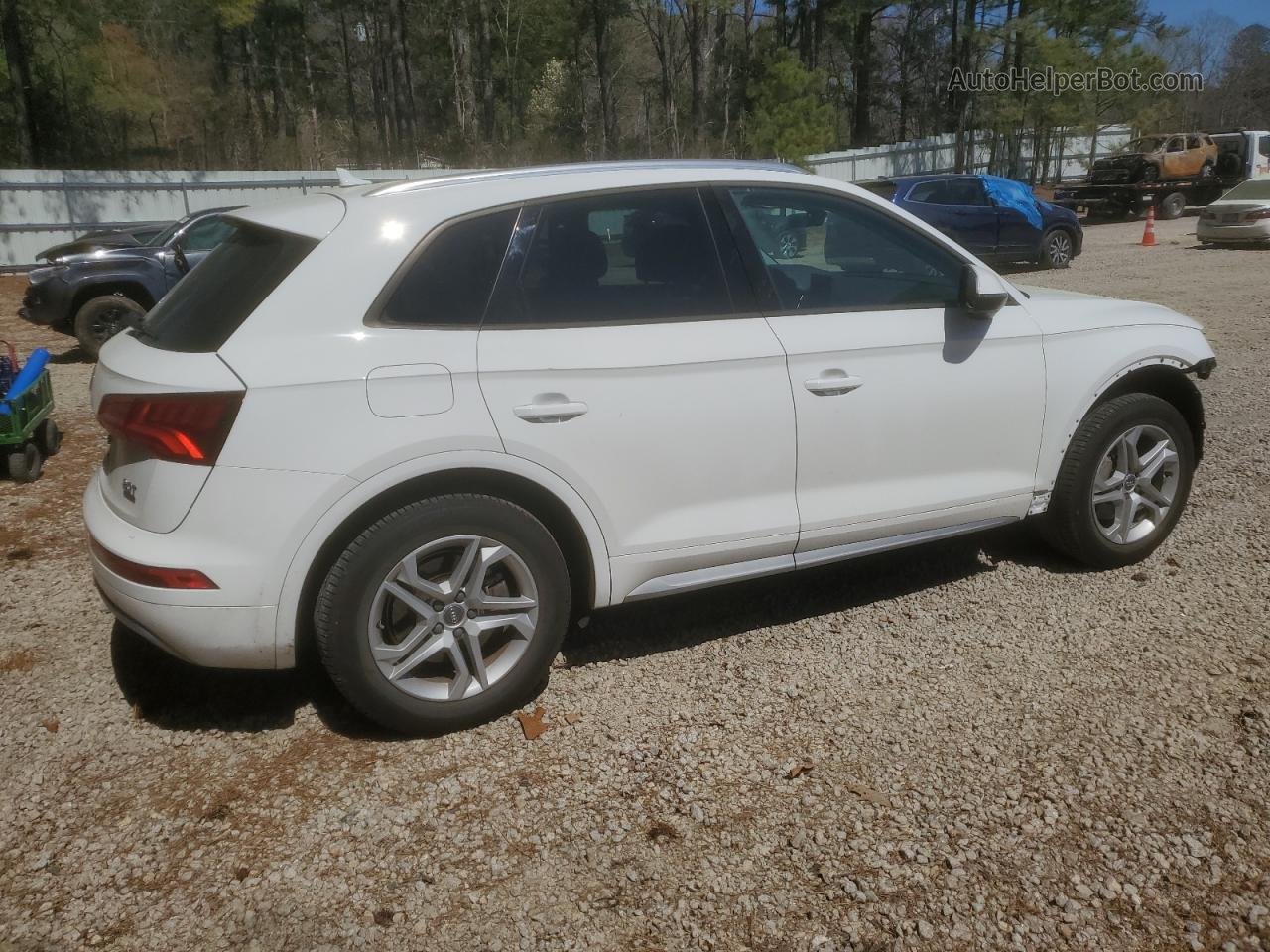 2018 Audi Q5 Premium Белый vin: WA1ANAFY6J2008483