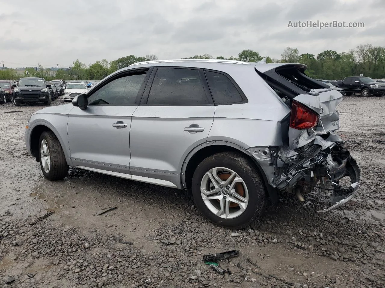 2018 Audi Q5 Premium Серебряный vin: WA1ANAFY6J2045761