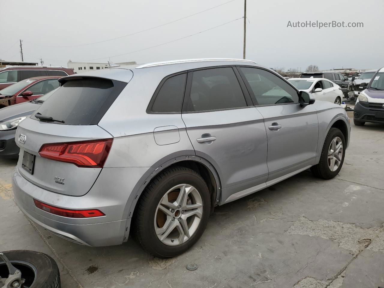 2018 Audi Q5 Premium Серебряный vin: WA1ANAFY6J2225001