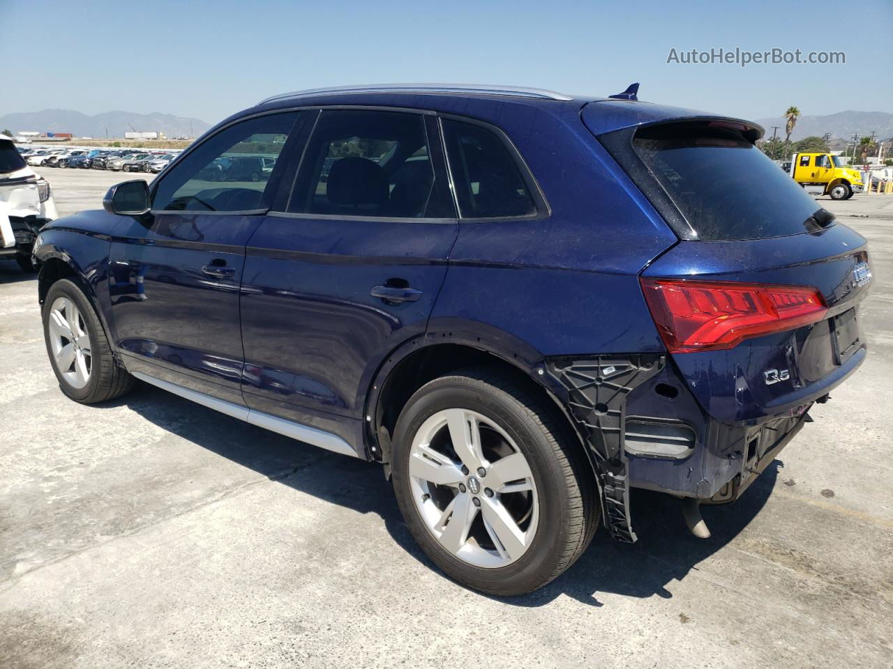 2018 Audi Q5 Premium Синий vin: WA1ANAFY7J2005379