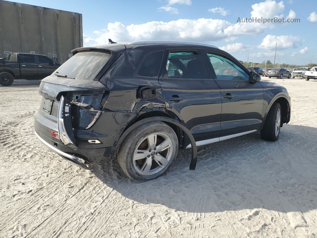 2018 Audi Q5 Premium Black vin: WA1ANAFY8J2034454