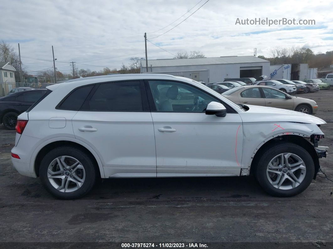 2018 Audi Q5 2.0t Tech Premium/2.0t Premium White vin: WA1ANAFY8J2037824