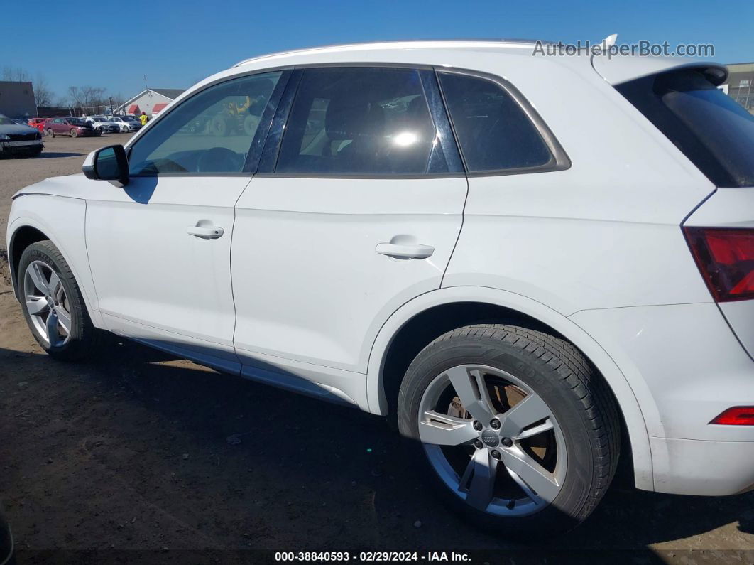 2018 Audi Q5 2.0t Premium/2.0t Tech Premium White vin: WA1ANAFYXJ2009507