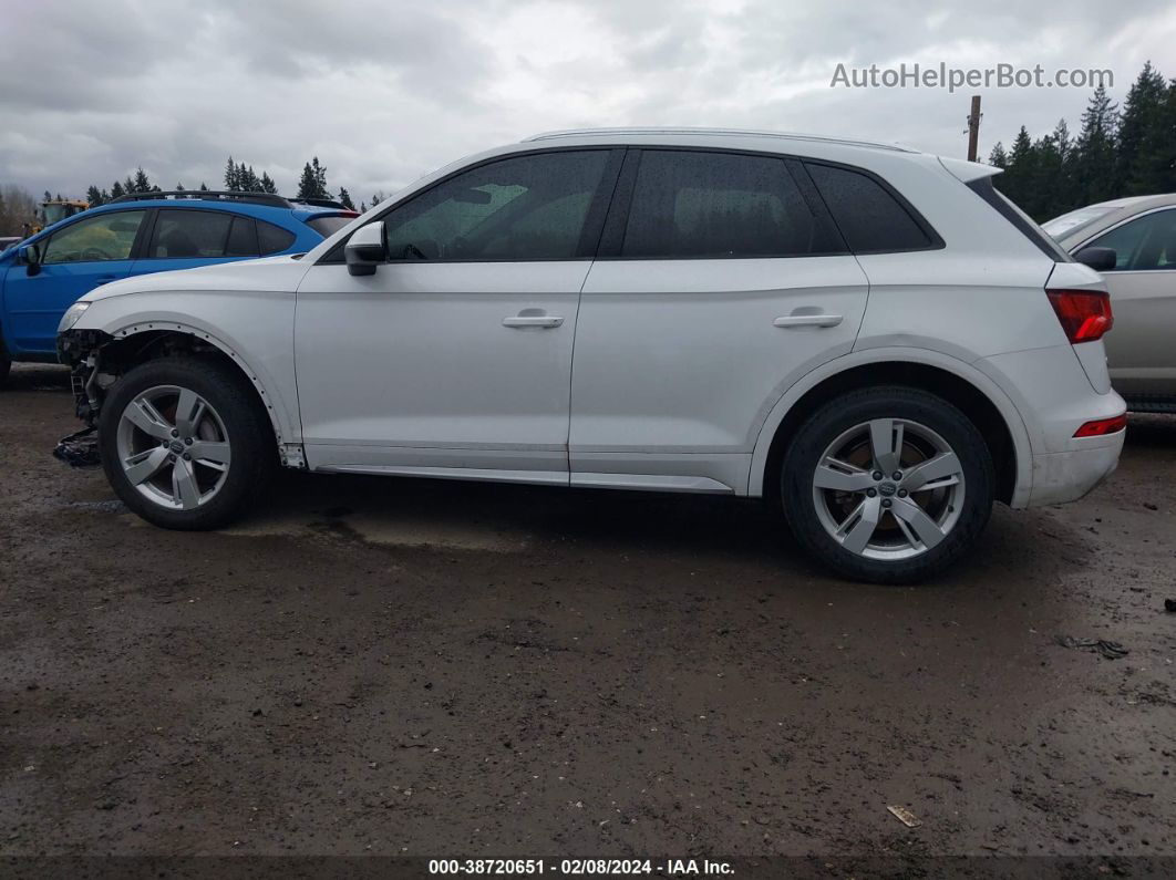 2018 Audi Q5 2.0t Premium/2.0t Tech Premium White vin: WA1ANAFYXJ2017848