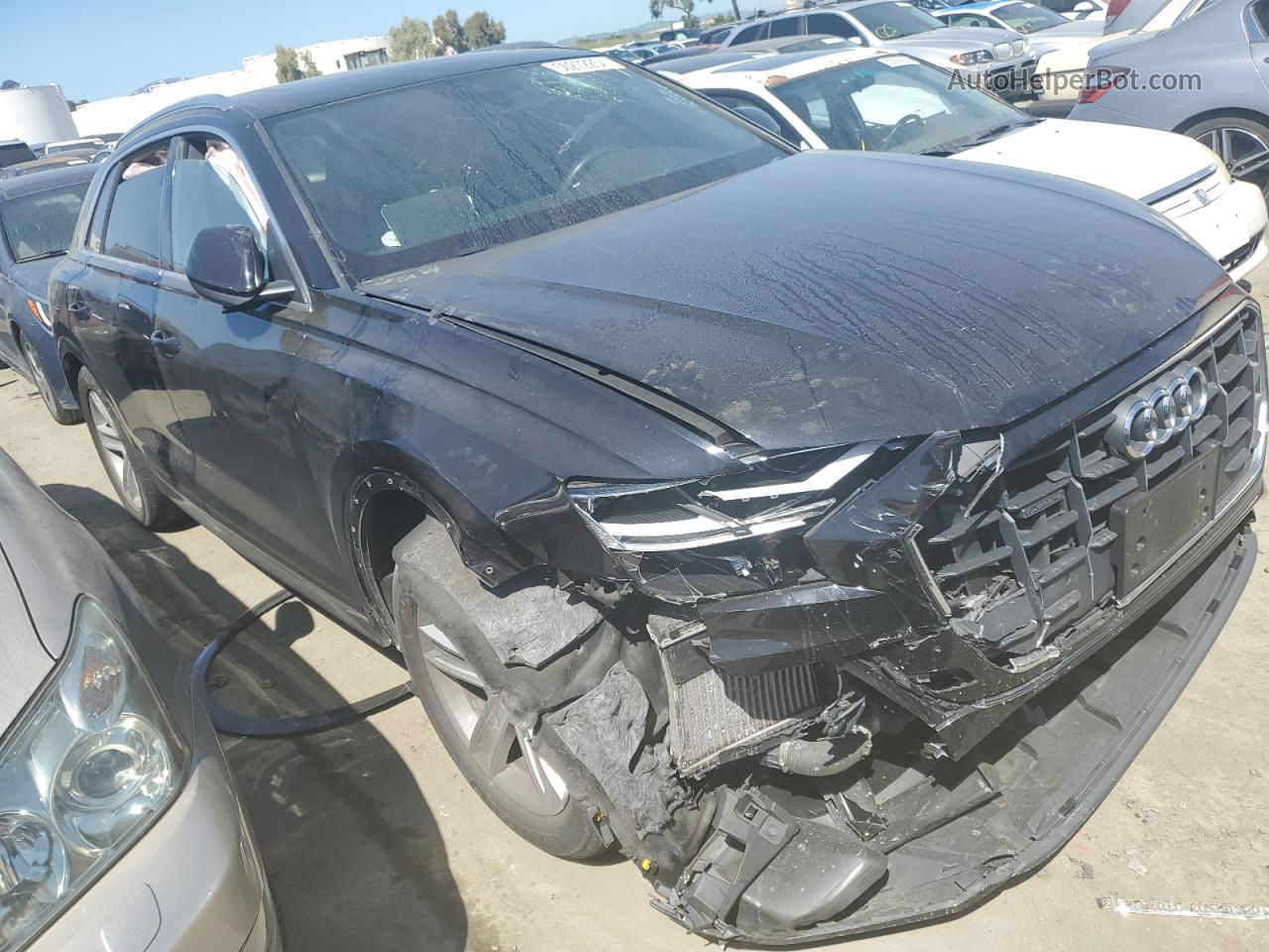 2020 Audi Q8 Premium Черный vin: WA1AVAF14LD006256