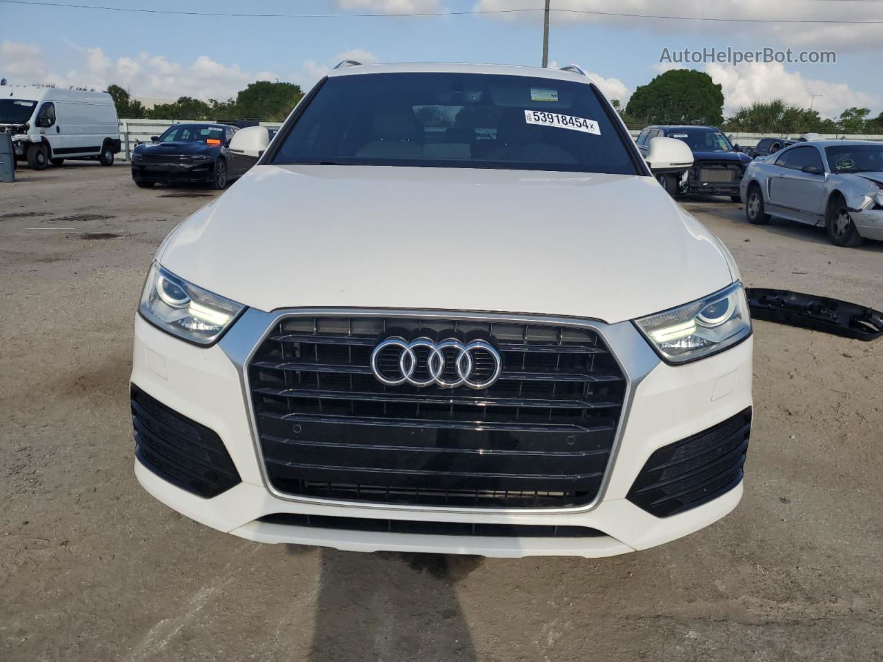 2018 Audi Q3 Premium White vin: WA1BCCFS0JR015521