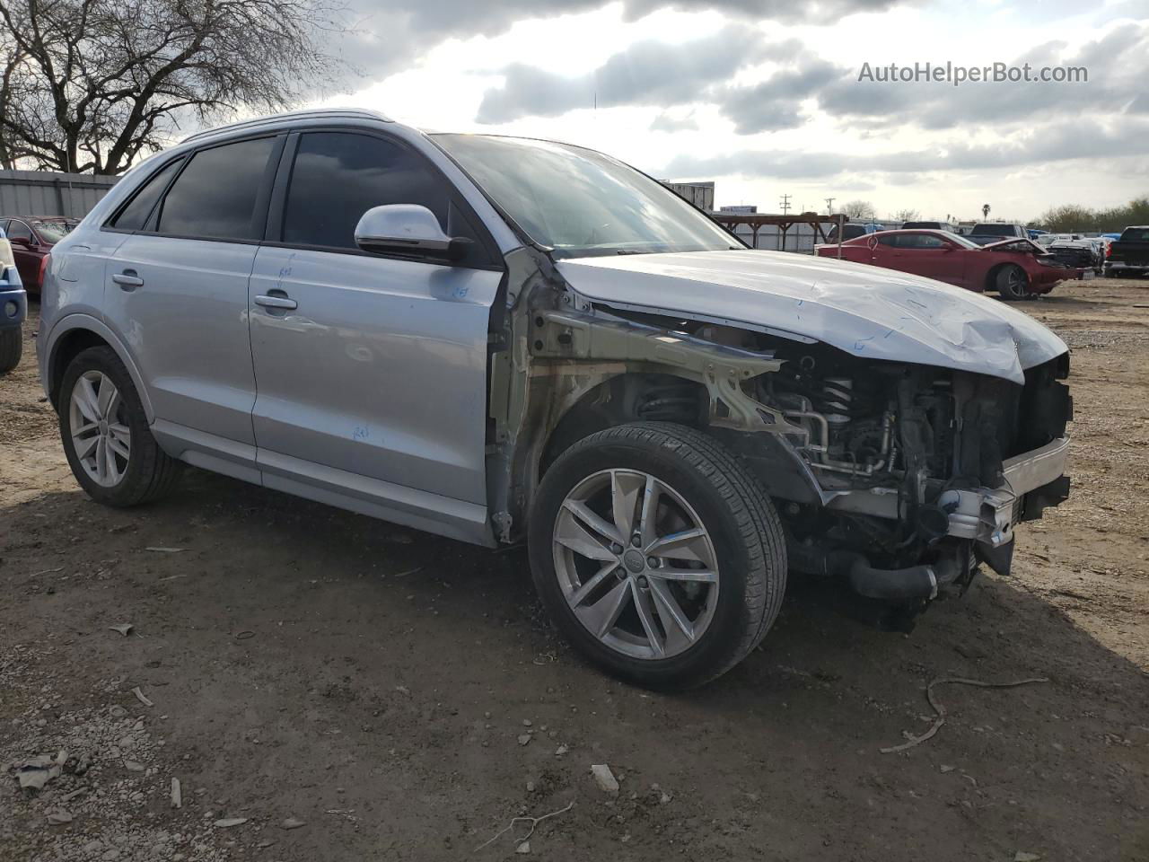 2018 Audi Q3 Premium Серебряный vin: WA1BCCFS0JR024994