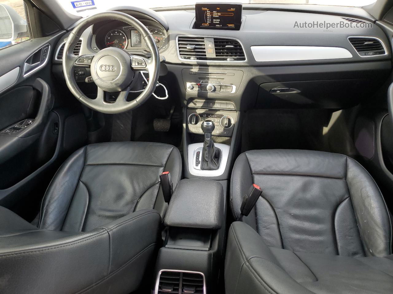 2018 Audi Q3 Premium Серебряный vin: WA1BCCFS0JR024994